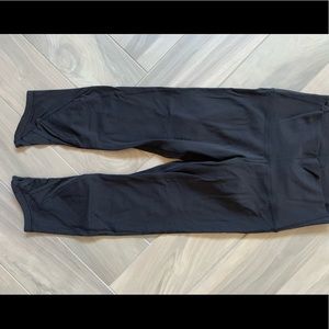 Lululemon cropped athletic leggings